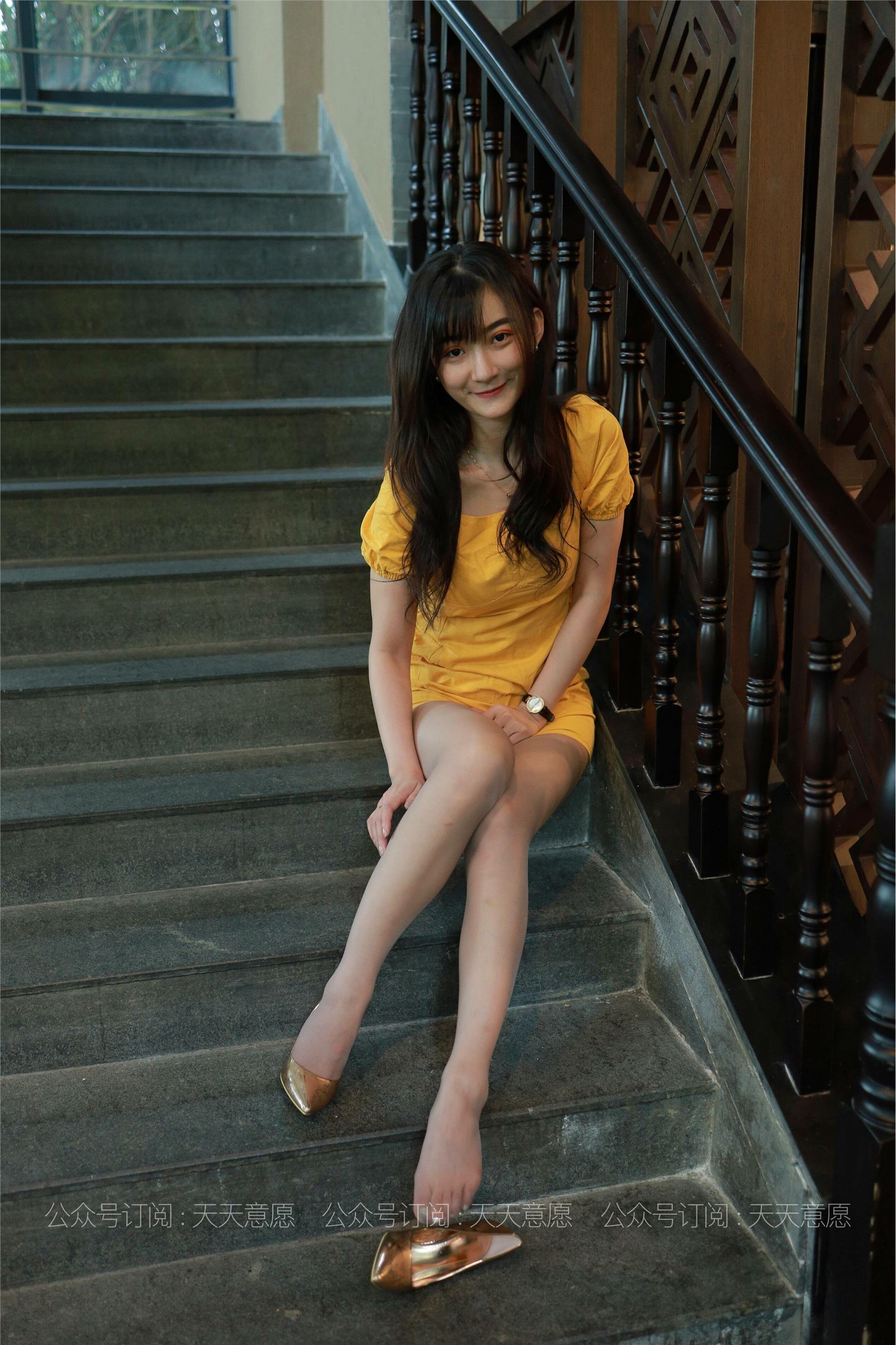 IESS异思趣向 - 模特：秋秋《蛋黄的长裙》